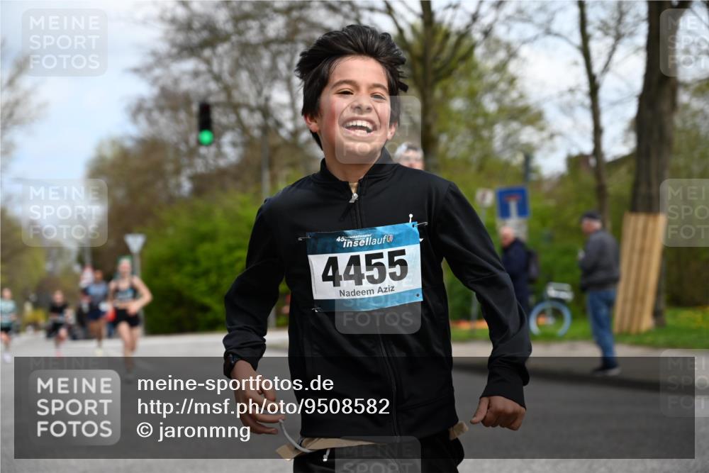 12.04.2026 - 45. Internationalen Wilhelmsburger Insellauf J. Mangold http://msf.ph/oto/9508582 12.04.2026 12:53:45 Ziel 3293, 4317, 5227, 3294, 3520, 5143, 5754, 4592, 4455, 4037, 5784, 5785, 4658, 5787, 3254, 5788, 3000, 4823, 3000, 4823, 5743, 4924, 5630, 5858 meine-sportfotos.de