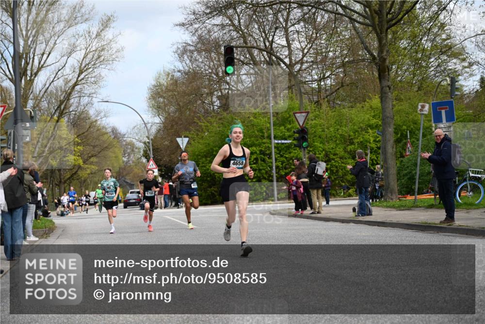 12.04.2026 - 45. Internationalen Wilhelmsburger Insellauf J. Mangold http://msf.ph/oto/9508585 12.04.2026 12:53:47 Ziel 3293, 4317, 5227, 3294, 3520, 5143, 5754, 4592, 4455, 4037, 5784, 5785, 4658, 5787, 3254, 5788, 3000, 4823, 5743, 4924, 5630, 5858, 3661, 2852, 2085 meine-sportfotos.de
