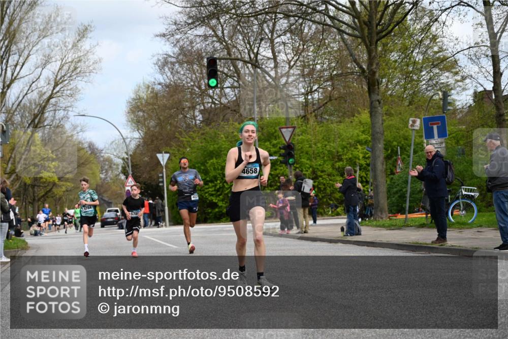 12.04.2026 - 45. Internationalen Wilhelmsburger Insellauf J. Mangold http://msf.ph/oto/9508592 12.04.2026 12:53:47 Ziel 3293, 4317, 5227, 3294, 3520, 5143, 5754, 4592, 4455, 4037, 5784, 5785, 4658, 5787, 3254, 5788, 3000, 4823, 5743, 4924, 5630, 5858, 3661, 2852, 2085 meine-sportfotos.de