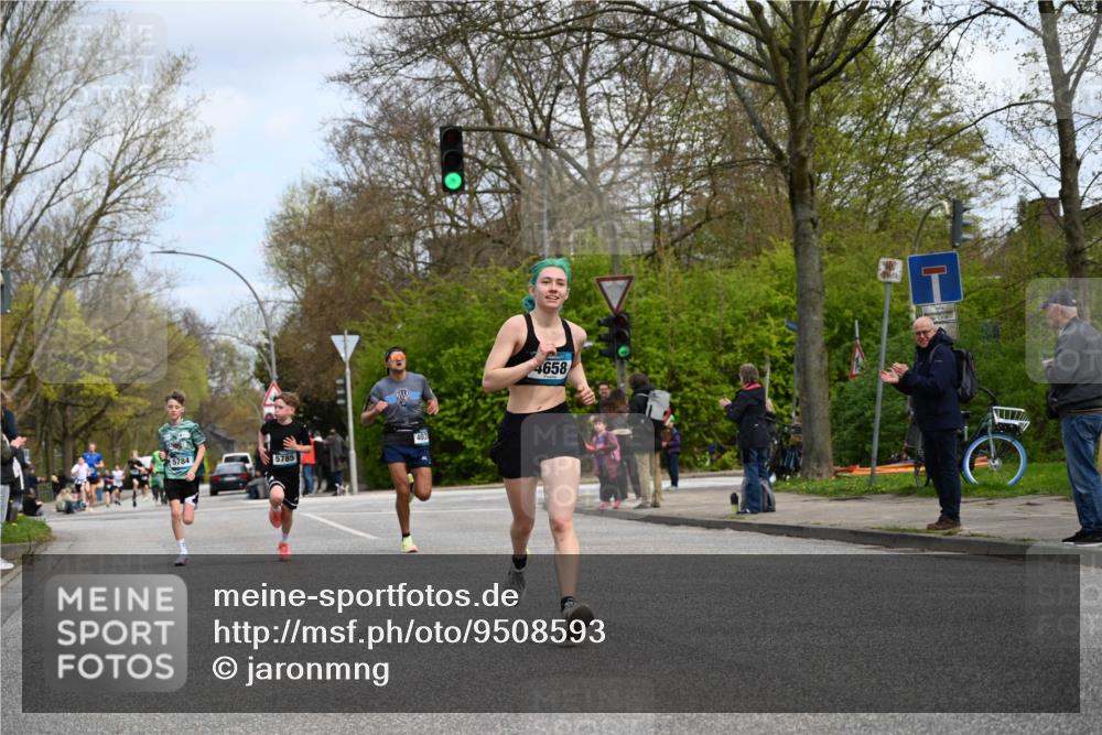 12.04.2026 - 45. Internationalen Wilhelmsburger Insellauf J. Mangold http://msf.ph/oto/9508593 12.04.2026 12:53:47 Ziel 3293, 4317, 5227, 3294, 3520, 5143, 5754, 4592, 4455, 4037, 5784, 5785, 4658, 5787, 3254, 5788, 3000, 4823, 5743, 4924, 5630, 5858, 3661, 2852, 2085 meine-sportfotos.de