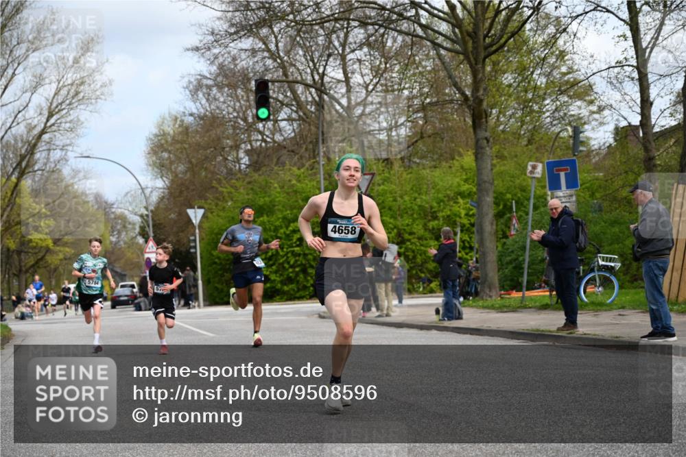 12.04.2026 - 45. Internationalen Wilhelmsburger Insellauf J. Mangold http://msf.ph/oto/9508596 12.04.2026 12:53:48 Ziel 3293, 4317, 5227, 3294, 3520, 5143, 5754, 4592, 4455, 4037, 5784, 5785, 4658, 5787, 3254, 3254, 5788, 3000, 4823, 5743, 4924, 5630, 5858, 3661, 2852, 2085 meine-sportfotos.de