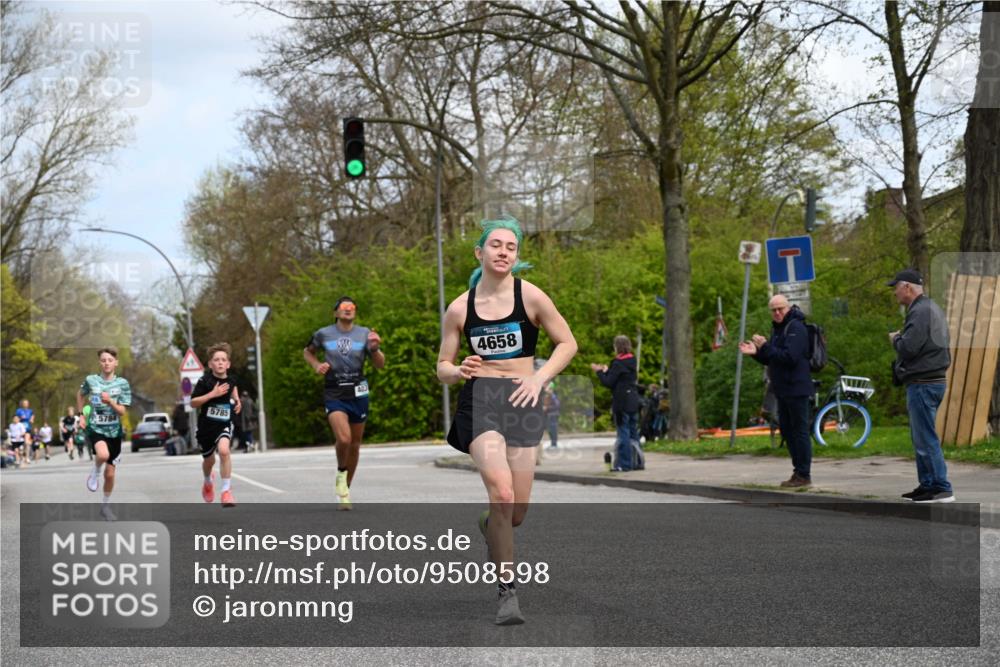 12.04.2026 - 45. Internationalen Wilhelmsburger Insellauf J. Mangold http://msf.ph/oto/9508598 12.04.2026 12:53:48 Ziel 3293, 4317, 5227, 3294, 3520, 5143, 5754, 4592, 4455, 4037, 5784, 5785, 4658, 5787, 3254, 3254, 5788, 3000, 4823, 5743, 4924, 5630, 5858, 3661, 2852, 2085 meine-sportfotos.de