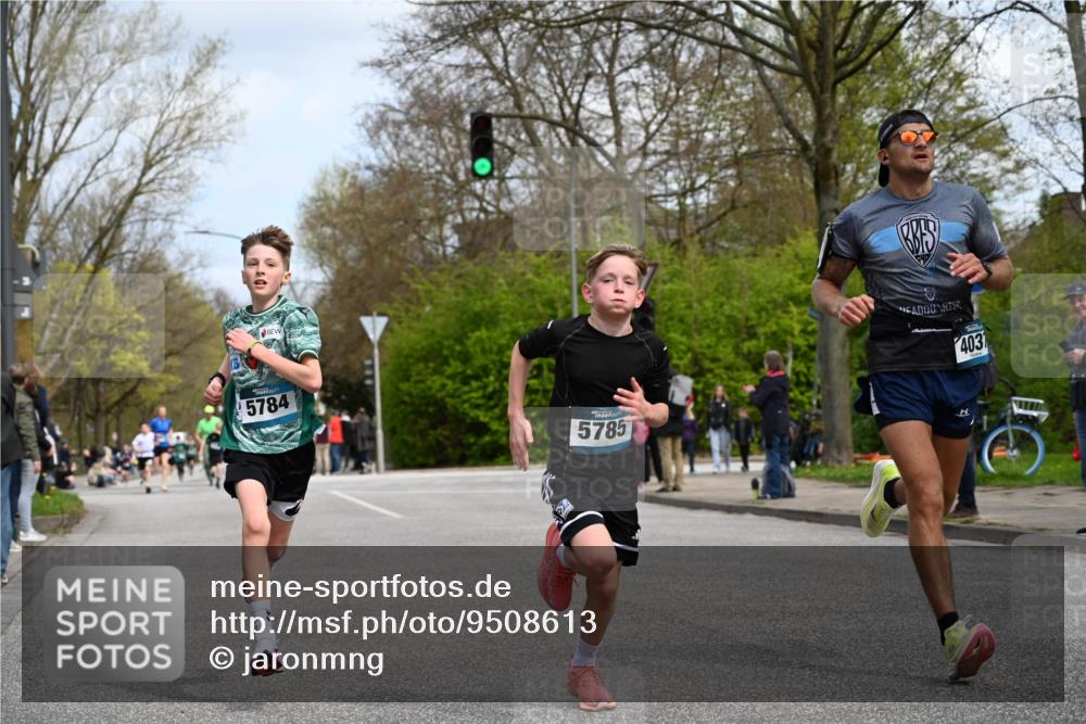12.04.2026 - 45. Internationalen Wilhelmsburger Insellauf J. Mangold http://msf.ph/oto/9508613 12.04.2026 12:53:50 Ziel 4317, 5227, 3294, 3520, 5143, 5754, 4592, 4455, 4037, 5784, 5785, 4658, 5787, 3254, 5788, 3000, 4823, 5743, 4924, 5630, 5858, 3661, 2852, 2085 meine-sportfotos.de