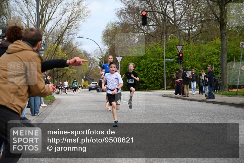 12.04.2026 - 45. Internationalen Wilhelmsburger Insellauf J. Mangold http://msf.ph/oto/9508621 12.04.2026 12:53:57 Ziel 5143, 5754, 4592, 4455, 4037, 5784, 5785, 4658, 5787, 3254, 5788, 3000, 4823, 3000, 4823, 5743, 4924, 5630, 5858, 5630, 5858, 3661, 2852, 2085, 5016 meine-sportfotos.de