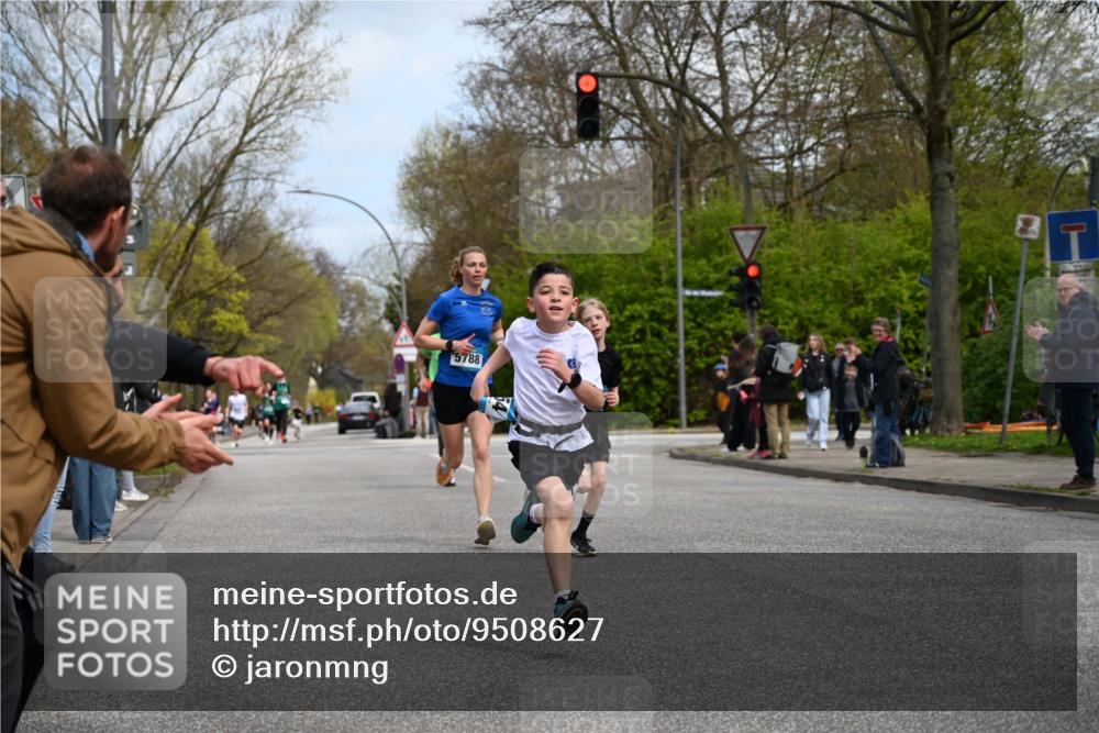 12.04.2026 - 45. Internationalen Wilhelmsburger Insellauf J. Mangold http://msf.ph/oto/9508627 12.04.2026 12:53:57 Ziel 5143, 5754, 4592, 4455, 4037, 5784, 5785, 4658, 5787, 3254, 5788, 3000, 4823, 3000, 4823, 5743, 4924, 5630, 5858, 5630, 5858, 3661, 2852, 2085, 5016 meine-sportfotos.de