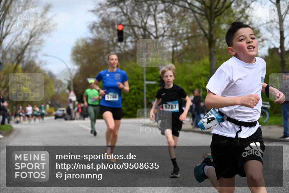 12.04.2026 - 45. Internationalen Wilhelmsburger Insellauf J. Mangold http://msf.ph/oto/9508635 12.04.2026 12:53:58 Ziel 5754, 4592, 4455, 4037, 5784, 5785, 4658, 5787, 3254, 5788, 3000, 4823, 5743, 4924, 5630, 5858, 3661, 2852, 3661, 2852, 2085, 5016 meine-sportfotos.de