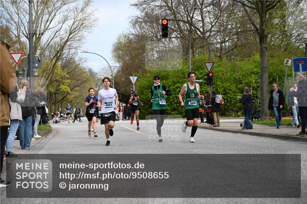 12.04.2026 - 45. Internationalen Wilhelmsburger Insellauf J. Mangold http://msf.ph/oto/9508655 12.04.2026 12:54:08 Ziel 5787, 3254, 5788, 3000, 4823, 5743, 4924, 5630, 5858, 3661, 2852, 2085, 5016, 3157, 5283 meine-sportfotos.de