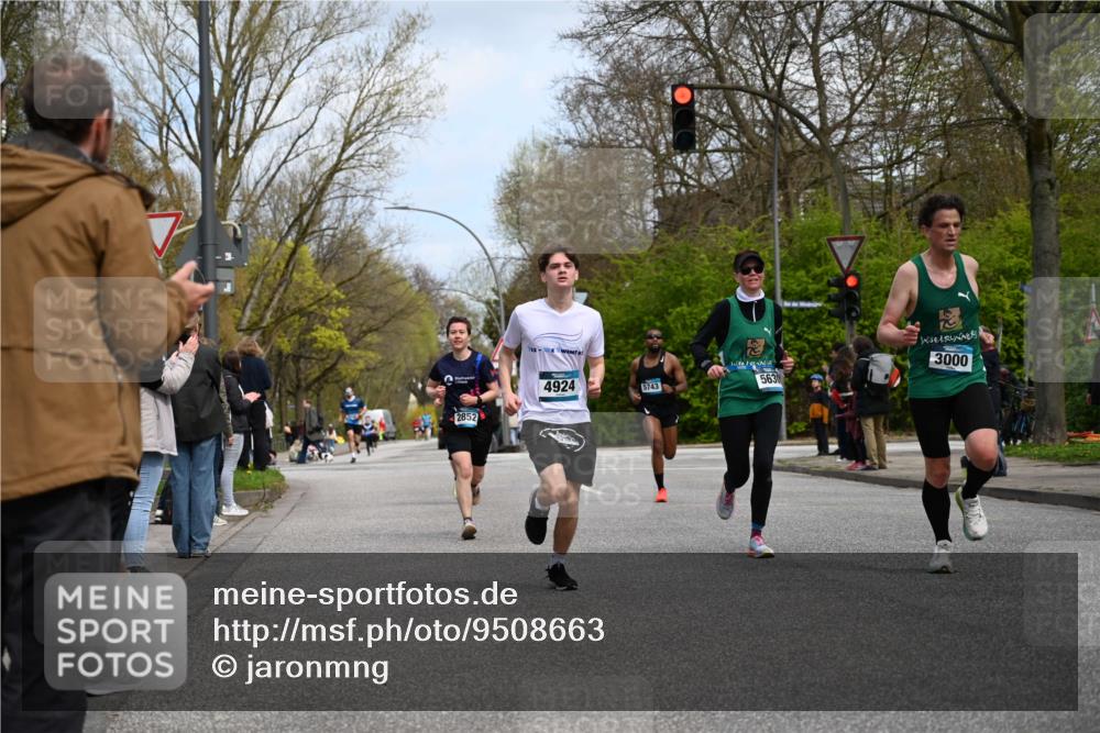 12.04.2026 - 45. Internationalen Wilhelmsburger Insellauf J. Mangold http://msf.ph/oto/9508663 12.04.2026 12:54:09 Ziel 5787, 3254, 5788, 3000, 4823, 5743, 4924, 5630, 5858, 5630, 5858, 3661, 2852, 2085, 5016, 3157, 5283 meine-sportfotos.de