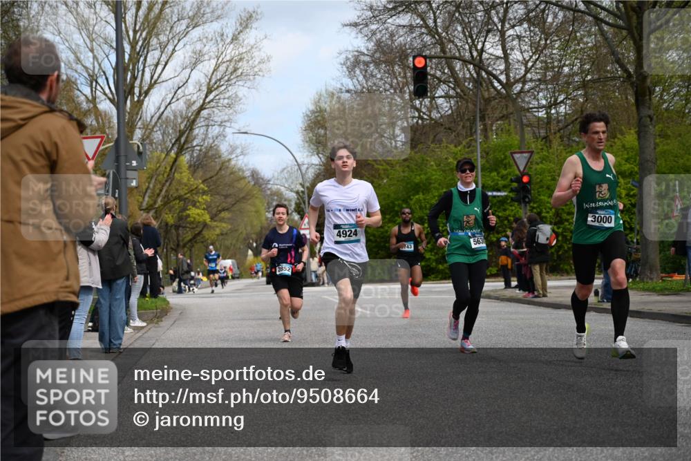 12.04.2026 - 45. Internationalen Wilhelmsburger Insellauf J. Mangold http://msf.ph/oto/9508664 12.04.2026 12:54:09 Ziel 5787, 3254, 5788, 3000, 4823, 5743, 4924, 5630, 5858, 5630, 5858, 3661, 2852, 2085, 5016, 3157, 5283 meine-sportfotos.de