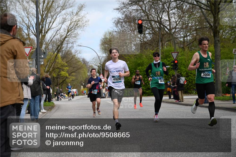 12.04.2026 - 45. Internationalen Wilhelmsburger Insellauf J. Mangold http://msf.ph/oto/9508665 12.04.2026 12:54:10 Ziel 5787, 3254, 5788, 3000, 4823, 5743, 4924, 5630, 5858, 3661, 2852, 3661, 2852, 2085, 5016, 3157, 5283, 3163, 4472 meine-sportfotos.de