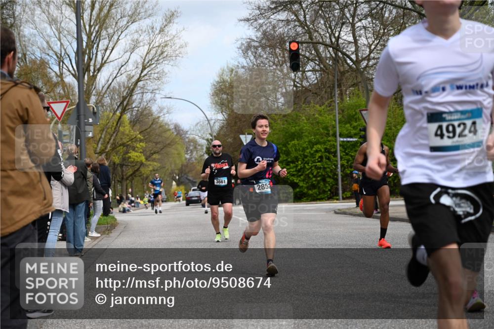 12.04.2026 - 45. Internationalen Wilhelmsburger Insellauf J. Mangold http://msf.ph/oto/9508674 12.04.2026 12:54:11 Ziel 5787, 3254, 5788, 3000, 4823, 5743, 4924, 5630, 5858, 3661, 2852, 2085, 2085, 5016, 3157, 5283, 3163, 4472, 5478 meine-sportfotos.de