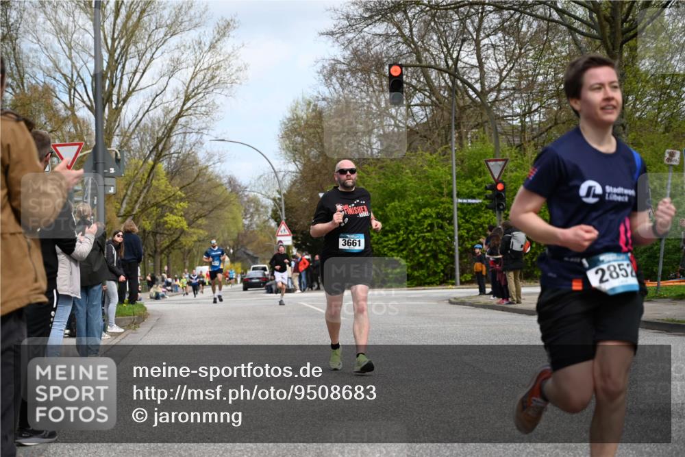 12.04.2026 - 45. Internationalen Wilhelmsburger Insellauf J. Mangold http://msf.ph/oto/9508683 12.04.2026 12:54:13 Ziel 3254, 5788, 3000, 4823, 5743, 4924, 5630, 5858, 3661, 2852, 2085, 5016, 3157, 5283, 3163, 4472, 5478 meine-sportfotos.de