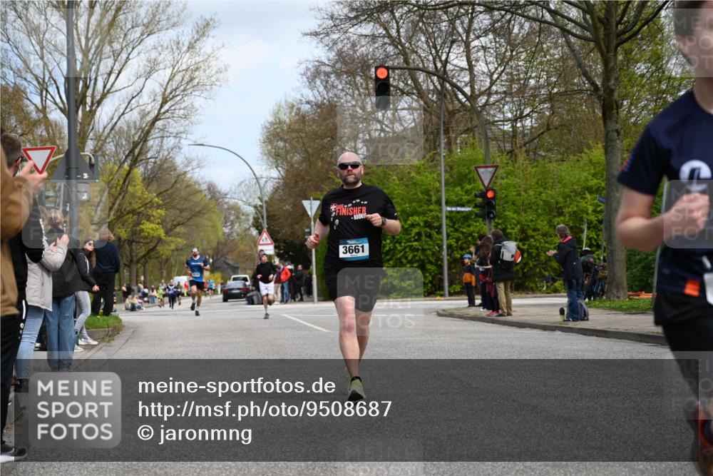 12.04.2026 - 45. Internationalen Wilhelmsburger Insellauf J. Mangold http://msf.ph/oto/9508687 12.04.2026 12:54:13 Ziel 3254, 5788, 3000, 4823, 5743, 4924, 5630, 5858, 3661, 2852, 2085, 5016, 3157, 5283, 3163, 4472, 5478 meine-sportfotos.de