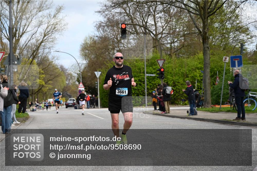 12.04.2026 - 45. Internationalen Wilhelmsburger Insellauf J. Mangold http://msf.ph/oto/9508690 12.04.2026 12:54:13 Ziel 3254, 5788, 3000, 4823, 5743, 4924, 5630, 5858, 3661, 2852, 2085, 5016, 3157, 5283, 3163, 4472, 5478 meine-sportfotos.de