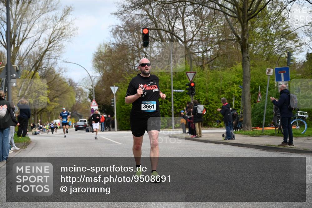 12.04.2026 - 45. Internationalen Wilhelmsburger Insellauf J. Mangold http://msf.ph/oto/9508691 12.04.2026 12:54:13 Ziel 3254, 5788, 3000, 4823, 5743, 4924, 5630, 5858, 3661, 2852, 2085, 5016, 3157, 5283, 3163, 4472, 5478 meine-sportfotos.de