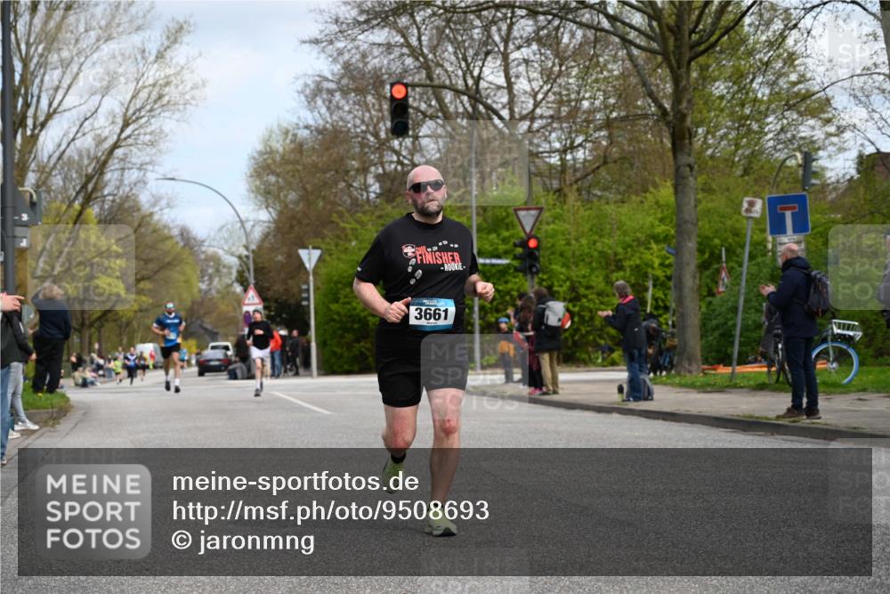 12.04.2026 - 45. Internationalen Wilhelmsburger Insellauf J. Mangold http://msf.ph/oto/9508693 12.04.2026 12:54:13 Ziel 3254, 5788, 3000, 4823, 5743, 4924, 5630, 5858, 3661, 2852, 2085, 5016, 3157, 5283, 3163, 4472, 5478 meine-sportfotos.de