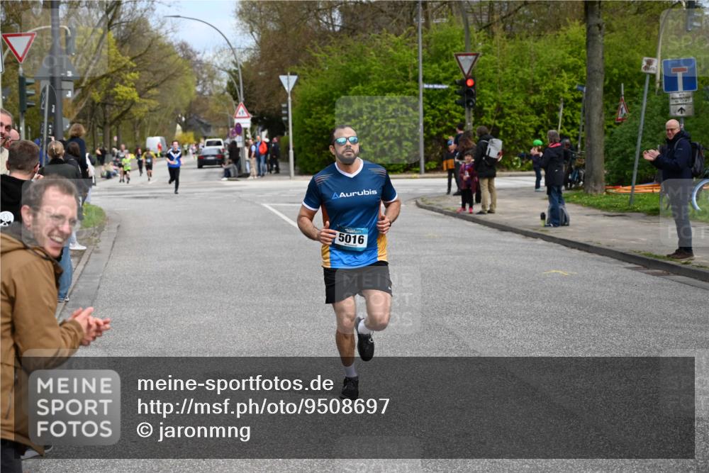 12.04.2026 - 45. Internationalen Wilhelmsburger Insellauf J. Mangold http://msf.ph/oto/9508697 12.04.2026 12:54:21 Ziel 3000, 4823, 5743, 4924, 5630, 5858, 3661, 2852, 2085, 5016, 3157, 5283, 3163, 4472, 5478, 5513, 5296 meine-sportfotos.de