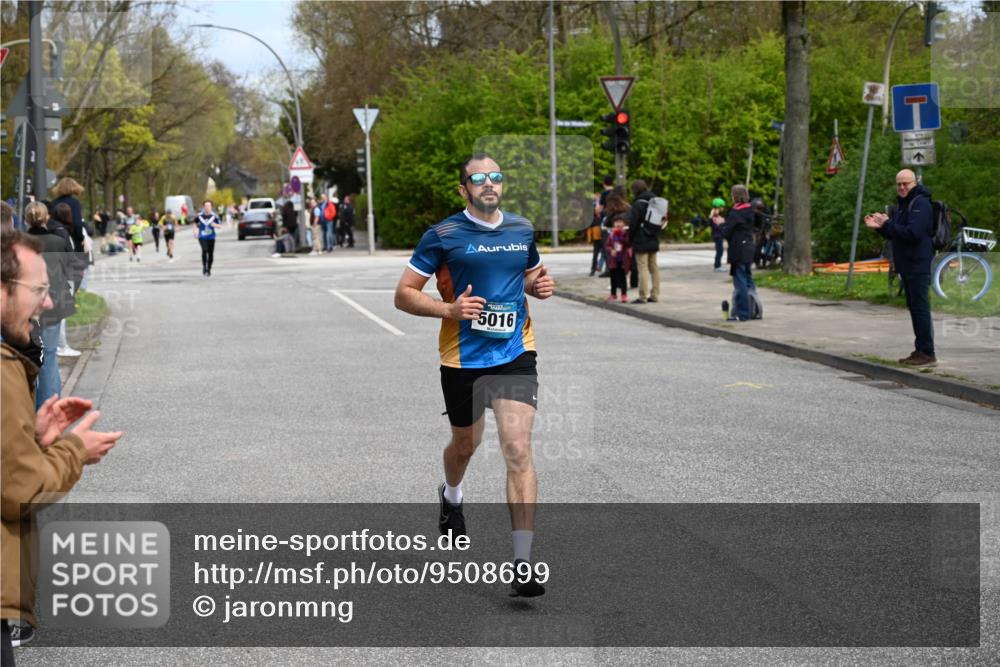 12.04.2026 - 45. Internationalen Wilhelmsburger Insellauf J. Mangold http://msf.ph/oto/9508699 12.04.2026 12:54:21 Ziel 3000, 4823, 5743, 4924, 5630, 5858, 3661, 2852, 2085, 5016, 3157, 5283, 3163, 4472, 5478, 5513, 5296 meine-sportfotos.de