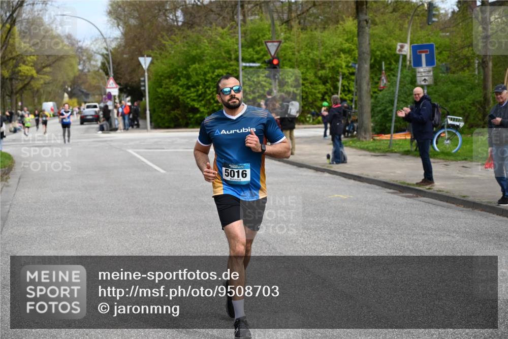 12.04.2026 - 45. Internationalen Wilhelmsburger Insellauf J. Mangold http://msf.ph/oto/9508703 12.04.2026 12:54:21 Ziel 3000, 4823, 5743, 4924, 5630, 5858, 3661, 2852, 2085, 5016, 3157, 5283, 3163, 4472, 5478, 5513, 5296 meine-sportfotos.de
