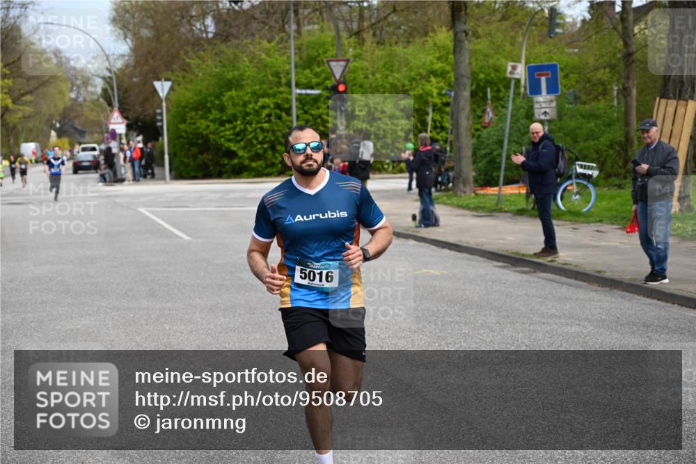 12.04.2026 - 45. Internationalen Wilhelmsburger Insellauf J. Mangold http://msf.ph/oto/9508705 12.04.2026 12:54:21 Ziel 3000, 4823, 5743, 4924, 5630, 5858, 3661, 2852, 2085, 5016, 3157, 5283, 3163, 4472, 5478, 5513, 5296 meine-sportfotos.de