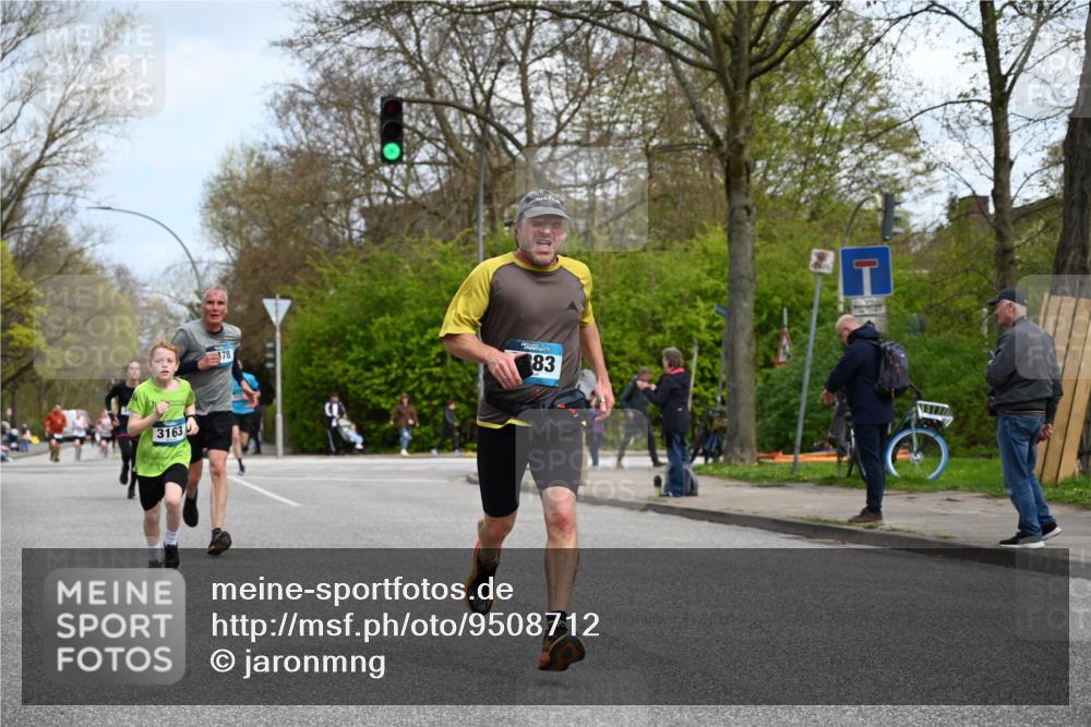 12.04.2026 - 45. Internationalen Wilhelmsburger Insellauf J. Mangold http://msf.ph/oto/9508712 12.04.2026 12:54:36 Ziel 2085, 5016, 3157, 5283, 3163, 4472, 5478, 5513, 5296, 4570, 3302, 2235, 3899, 3899, 3300, 5213, 3411, 4041, 5086, 5087, 4079, 4678 meine-sportfotos.de