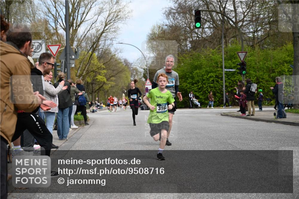 12.04.2026 - 45. Internationalen Wilhelmsburger Insellauf J. Mangold http://msf.ph/oto/9508716 12.04.2026 12:54:37 Ziel 5016, 3157, 5283, 3163, 4472, 5478, 5513, 5296, 4570, 3302, 2235, 3899, 3300, 5213, 3300, 5213, 3411, 4041, 5086, 5087, 4079, 4678, 3177 meine-sportfotos.de