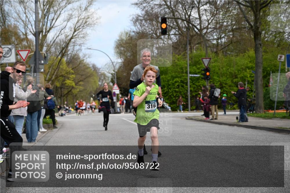 12.04.2026 - 45. Internationalen Wilhelmsburger Insellauf J. Mangold http://msf.ph/oto/9508722 12.04.2026 12:54:37 Ziel 5016, 3157, 5283, 3163, 4472, 5478, 5513, 5296, 4570, 3302, 2235, 3899, 3300, 5213, 3300, 5213, 3411, 4041, 5086, 5087, 4079, 4678, 3177 meine-sportfotos.de