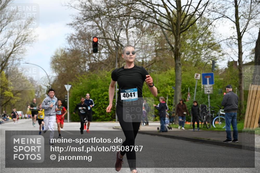 12.04.2026 - 45. Internationalen Wilhelmsburger Insellauf J. Mangold http://msf.ph/oto/9508767 12.04.2026 12:55:02 Ziel 5513, 5296, 4570, 3302, 2235, 3899, 3300, 5213, 3411, 4041, 5086, 5087, 4079, 4678, 3177, 5119, 2737, 2820, 5109, 5361, 4811 meine-sportfotos.de