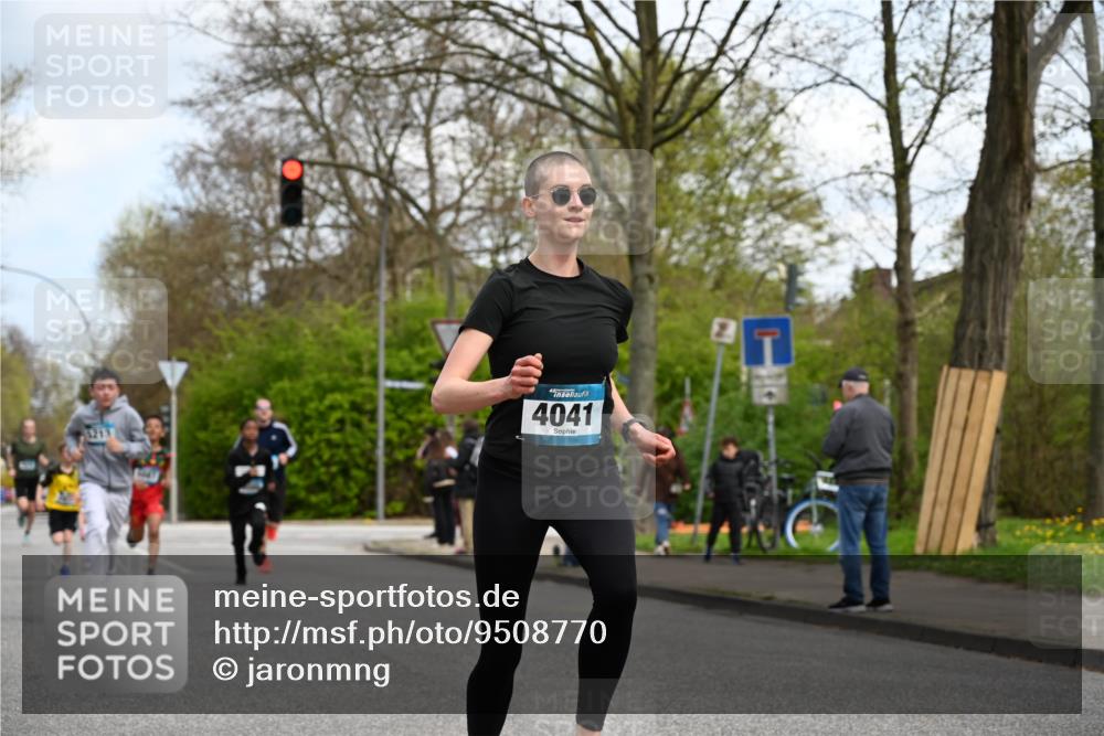 12.04.2026 - 45. Internationalen Wilhelmsburger Insellauf J. Mangold http://msf.ph/oto/9508770 12.04.2026 12:55:03 Ziel 5513, 5296, 4570, 3302, 2235, 3899, 3300, 5213, 3411, 4041, 5086, 5087, 4079, 4678, 3177, 5119, 2737, 2820, 5109, 5361, 4811 meine-sportfotos.de