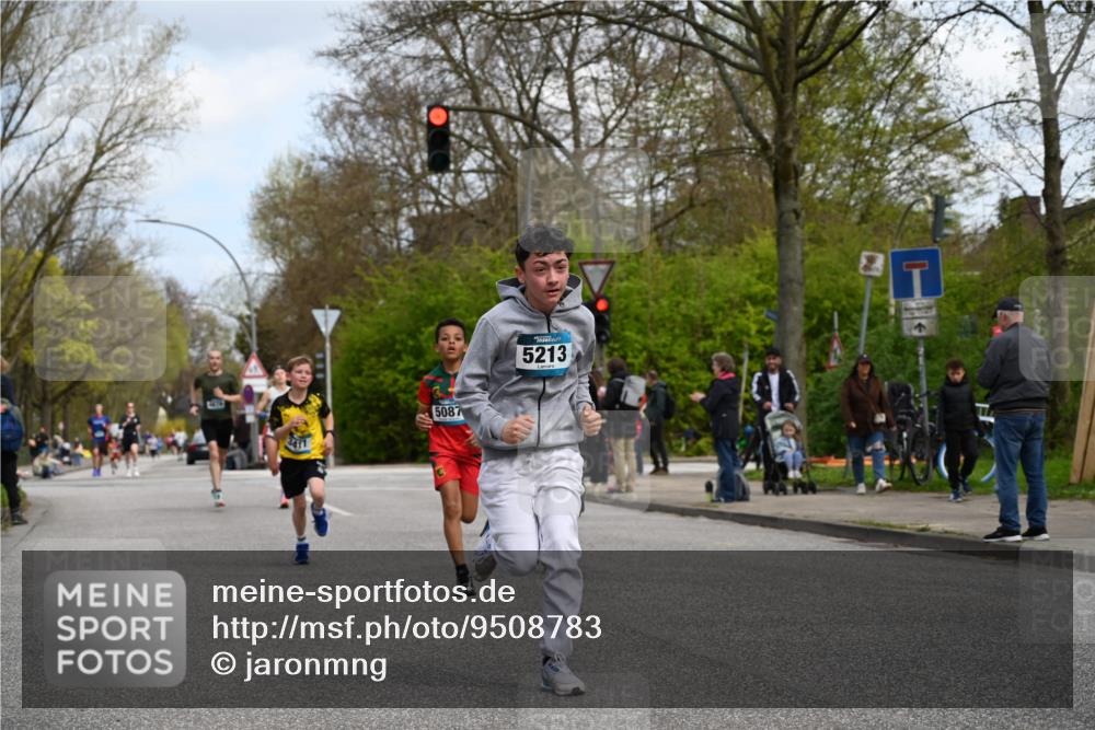 12.04.2026 - 45. Internationalen Wilhelmsburger Insellauf J. Mangold http://msf.ph/oto/9508783 12.04.2026 12:55:04 Ziel 5513, 5296, 4570, 3302, 2235, 3899, 3300, 5213, 3411, 4041, 5086, 5087, 4079, 4678, 3177, 5119, 2737, 2820, 5109, 5361, 4811 meine-sportfotos.de