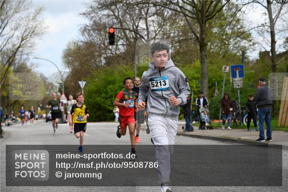 12.04.2026 - 45. Internationalen Wilhelmsburger Insellauf J. Mangold http://msf.ph/oto/9508786 12.04.2026 12:55:04 Ziel 5513, 5296, 4570, 3302, 2235, 3899, 3300, 5213, 3411, 4041, 5086, 5087, 4079, 4678, 3177, 5119, 2737, 2820, 5109, 5361, 4811 meine-sportfotos.de