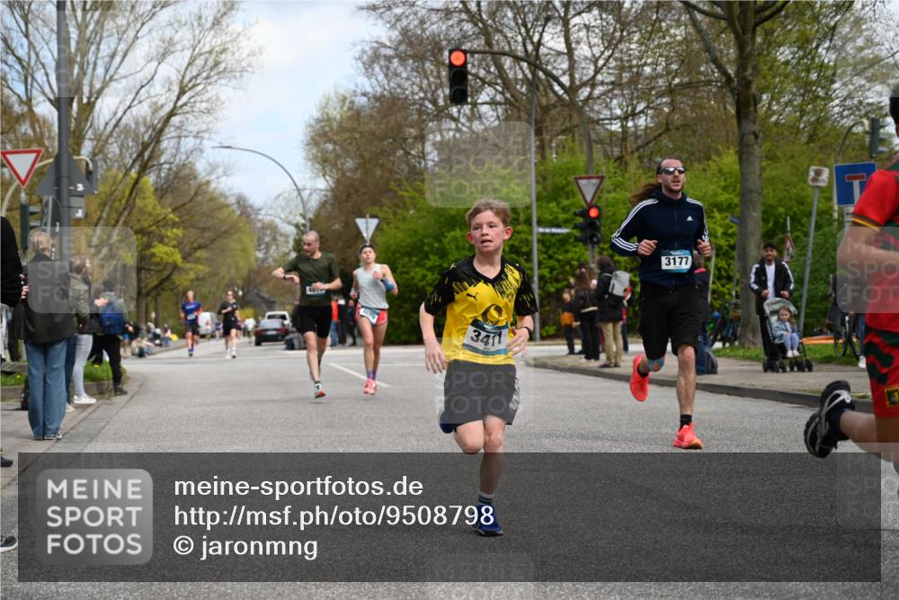 12.04.2026 - 45. Internationalen Wilhelmsburger Insellauf J. Mangold http://msf.ph/oto/9508798 12.04.2026 12:55:06 Ziel 5513, 5296, 4570, 3302, 2235, 3899, 3300, 5213, 3411, 4041, 5086, 5087, 4079, 4678, 3177, 5119, 2737, 2820, 5109, 5361, 4811, 4728 meine-sportfotos.de