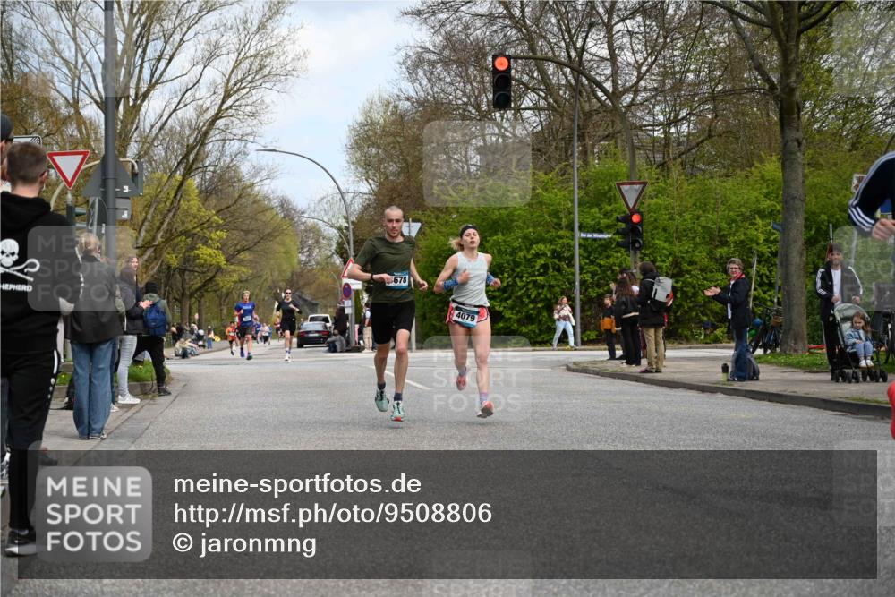 12.04.2026 - 45. Internationalen Wilhelmsburger Insellauf J. Mangold http://msf.ph/oto/9508806 12.04.2026 12:55:07 Ziel 5296, 4570, 3302, 2235, 3899, 3300, 5213, 3411, 4041, 5086, 5087, 4079, 4678, 3177, 5119, 2737, 2820, 5109, 5361, 4811, 4728 meine-sportfotos.de