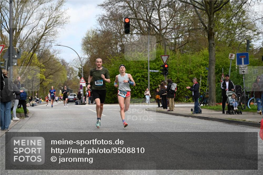 12.04.2026 - 45. Internationalen Wilhelmsburger Insellauf J. Mangold http://msf.ph/oto/9508810 12.04.2026 12:55:07 Ziel 5296, 4570, 3302, 2235, 3899, 3300, 5213, 3411, 4041, 5086, 5087, 4079, 4678, 3177, 5119, 2737, 2820, 5109, 5361, 4811, 4728 meine-sportfotos.de