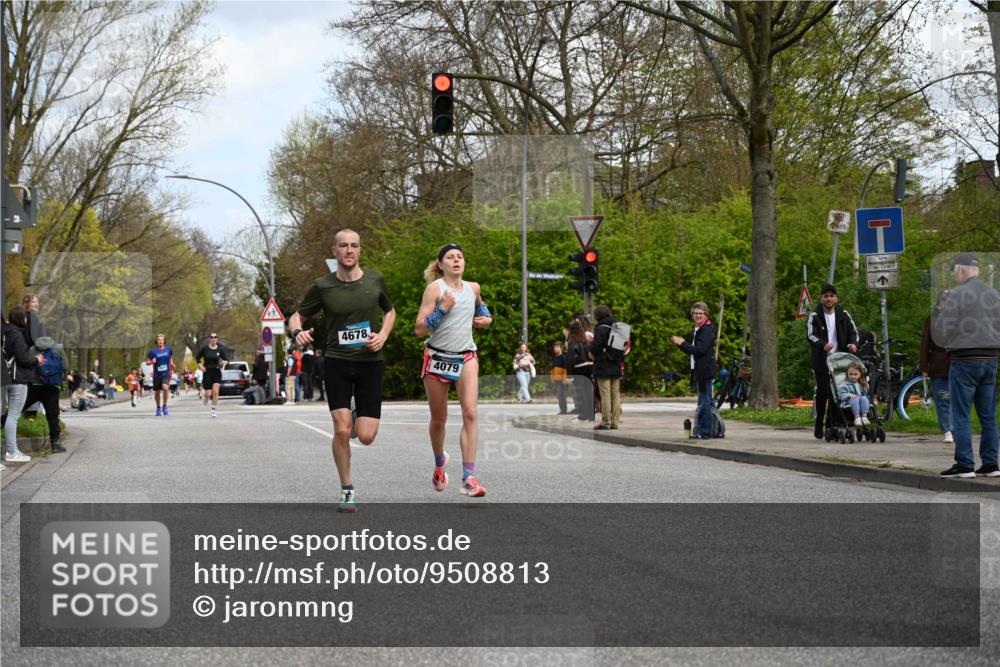 12.04.2026 - 45. Internationalen Wilhelmsburger Insellauf J. Mangold http://msf.ph/oto/9508813 12.04.2026 12:55:07 Ziel 5296, 4570, 3302, 2235, 3899, 3300, 5213, 3411, 4041, 5086, 5087, 4079, 4678, 3177, 5119, 2737, 2820, 5109, 5361, 4811, 4728 meine-sportfotos.de