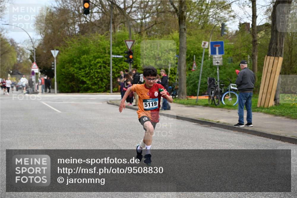 12.04.2026 - 45. Internationalen Wilhelmsburger Insellauf J. Mangold http://msf.ph/oto/9508830 12.04.2026 12:55:23 Ziel 4079, 4678, 3177, 5119, 2737, 2820, 5109, 5361, 4811, 4728, 3315, 5463, 4459, 4459, 5817, 5321, 4311, 2017, 2074, 5780, 5857, 2937, 5113 meine-sportfotos.de