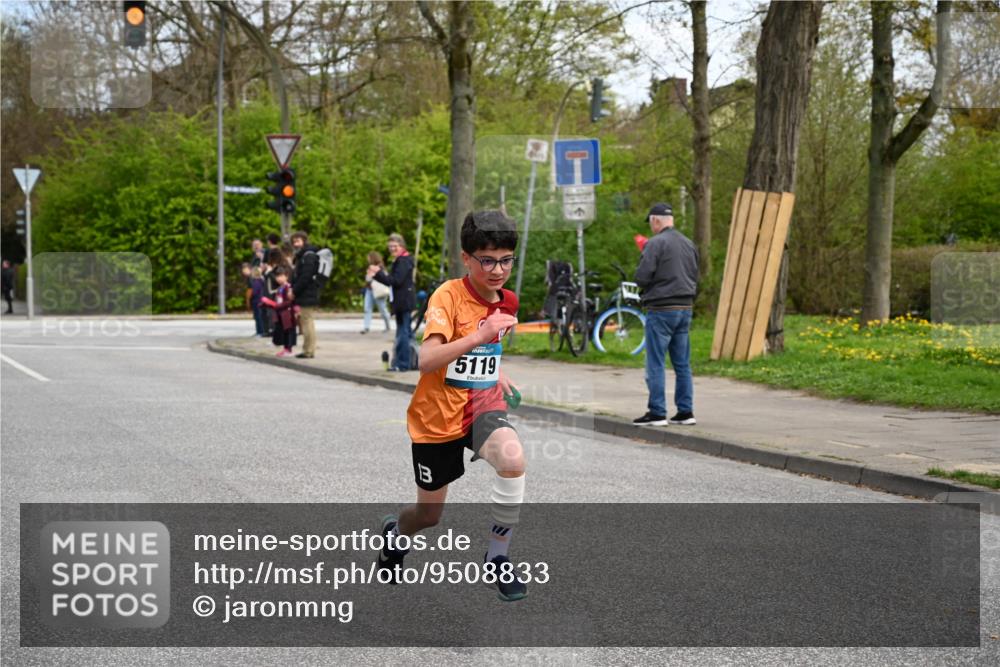 12.04.2026 - 45. Internationalen Wilhelmsburger Insellauf J. Mangold http://msf.ph/oto/9508833 12.04.2026 12:55:23 Ziel 4079, 4678, 3177, 5119, 2737, 2820, 5109, 5361, 4811, 4728, 3315, 5463, 4459, 4459, 5817, 5321, 4311, 2017, 2074, 5780, 5857, 2937, 5113 meine-sportfotos.de