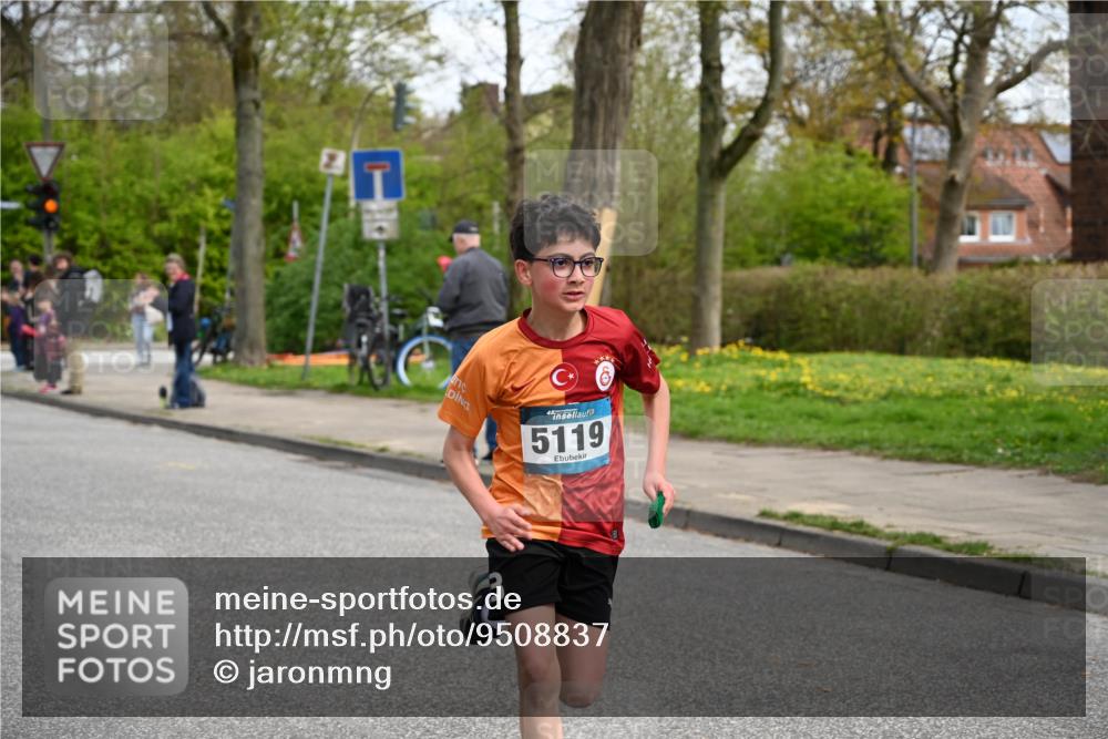 12.04.2026 - 45. Internationalen Wilhelmsburger Insellauf J. Mangold http://msf.ph/oto/9508837 12.04.2026 12:55:23 Ziel 4079, 4678, 3177, 5119, 2737, 2820, 5109, 5361, 4811, 4728, 3315, 5463, 4459, 4459, 5817, 5321, 4311, 2017, 2074, 5780, 5857, 2937, 5113 meine-sportfotos.de