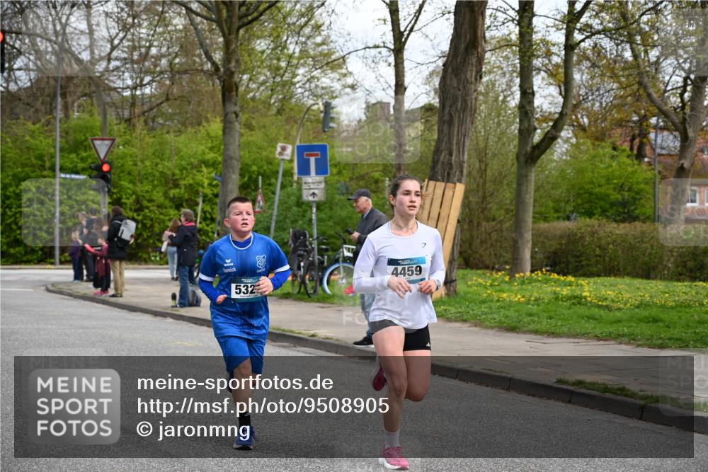 12.04.2026 - 45. Internationalen Wilhelmsburger Insellauf J. Mangold http://msf.ph/oto/9508905 12.04.2026 12:55:42 Ziel 5109, 5361, 4811, 4728, 3315, 5463, 4459, 5817, 5321, 4311, 2017, 2074, 5780, 2017, 2074, 5780, 5857, 2937, 5113, 5118, 3404, 2344, 5114, 5255, 5255, 4269, 3627, 5133, 5680, 4545, 5101 meine-sportfotos.de
