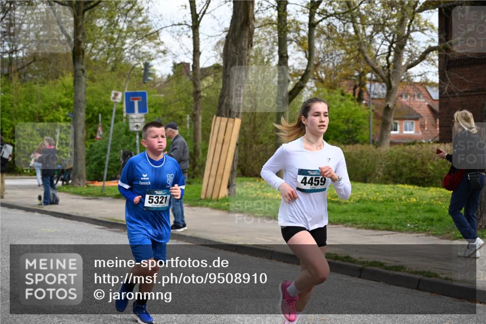 12.04.2026 - 45. Internationalen Wilhelmsburger Insellauf J. Mangold http://msf.ph/oto/9508910 12.04.2026 12:55:43 Ziel 5109, 5361, 4811, 4728, 3315, 5463, 4459, 5817, 5321, 4311, 2017, 2074, 5780, 5857, 5857, 2937, 5113, 5118, 3404, 2344, 5114, 5255, 4269, 3627, 5133, 5680, 4545, 5101 meine-sportfotos.de