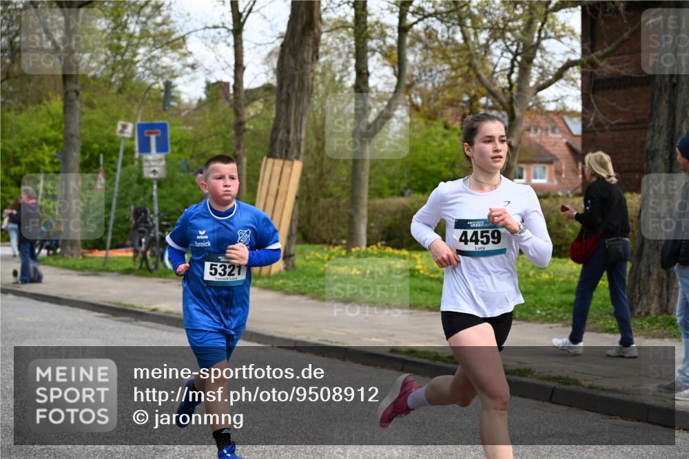 12.04.2026 - 45. Internationalen Wilhelmsburger Insellauf J. Mangold http://msf.ph/oto/9508912 12.04.2026 12:55:43 Ziel 5109, 5361, 4811, 4728, 3315, 5463, 4459, 5817, 5321, 4311, 2017, 2074, 5780, 5857, 5857, 2937, 5113, 5118, 3404, 2344, 5114, 5255, 4269, 3627, 5133, 5680, 4545, 5101 meine-sportfotos.de
