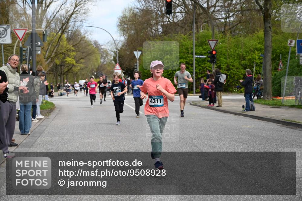 12.04.2026 - 45. Internationalen Wilhelmsburger Insellauf J. Mangold http://msf.ph/oto/9508928 12.04.2026 12:55:48 Ziel 5109, 5361, 4811, 4728, 3315, 5463, 4459, 5817, 5321, 4311, 2017, 2074, 5780, 5857, 2937, 5113, 5118, 3404, 2344, 5114, 5255, 4269, 3627, 5133, 5133, 5680, 4545, 5101, 4261, 4933 meine-sportfotos.de