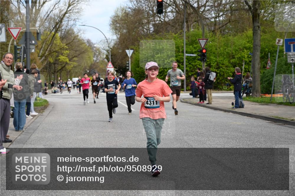 12.04.2026 - 45. Internationalen Wilhelmsburger Insellauf J. Mangold http://msf.ph/oto/9508929 12.04.2026 12:55:48 Ziel 5109, 5361, 4811, 4728, 3315, 5463, 4459, 5817, 5321, 4311, 2017, 2074, 5780, 5857, 2937, 5113, 5118, 3404, 2344, 5114, 5255, 4269, 3627, 5133, 5133, 5680, 4545, 5101, 4261, 4933 meine-sportfotos.de