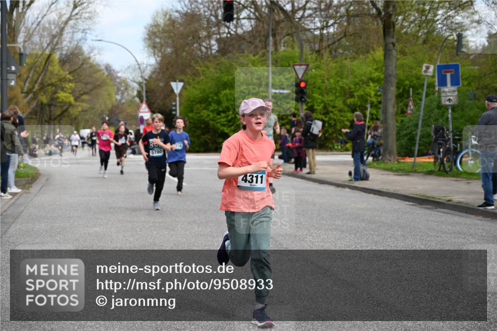 12.04.2026 - 45. Internationalen Wilhelmsburger Insellauf J. Mangold http://msf.ph/oto/9508933 12.04.2026 12:55:49 Ziel 5109, 5361, 4811, 4728, 3315, 5463, 4459, 5817, 5321, 4311, 2017, 2074, 5780, 5857, 2937, 5113, 5118, 5118, 3404, 2344, 5114, 5255, 4269, 3627, 5133, 5680, 5680, 4545, 5101, 4261, 4933 meine-sportfotos.de