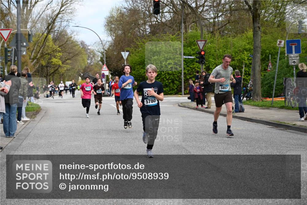 12.04.2026 - 45. Internationalen Wilhelmsburger Insellauf J. Mangold http://msf.ph/oto/9508939 12.04.2026 12:55:50 Ziel 5361, 4811, 4728, 3315, 5463, 4459, 5817, 5321, 4311, 2017, 2074, 5780, 5857, 2937, 5113, 5118, 3404, 3404, 2344, 5114, 5255, 4269, 3627, 5133, 5680, 4545, 5101, 4261, 4933, 5131 meine-sportfotos.de