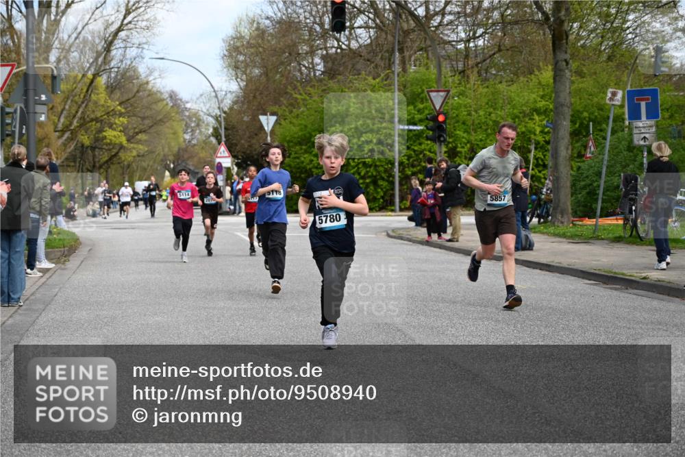 12.04.2026 - 45. Internationalen Wilhelmsburger Insellauf J. Mangold http://msf.ph/oto/9508940 12.04.2026 12:55:50 Ziel 5361, 4811, 4728, 3315, 5463, 4459, 5817, 5321, 4311, 2017, 2074, 5780, 5857, 2937, 5113, 5118, 3404, 3404, 2344, 5114, 5255, 4269, 3627, 5133, 5680, 4545, 5101, 4261, 4933, 5131 meine-sportfotos.de