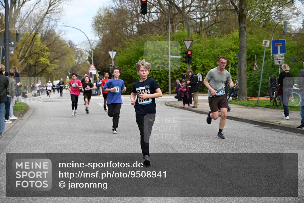 12.04.2026 - 45. Internationalen Wilhelmsburger Insellauf J. Mangold http://msf.ph/oto/9508941 12.04.2026 12:55:50 Ziel 5361, 4811, 4728, 3315, 5463, 4459, 5817, 5321, 4311, 2017, 2074, 5780, 5857, 2937, 5113, 5118, 3404, 3404, 2344, 5114, 5255, 4269, 3627, 5133, 5680, 4545, 5101, 4261, 4933, 5131 meine-sportfotos.de