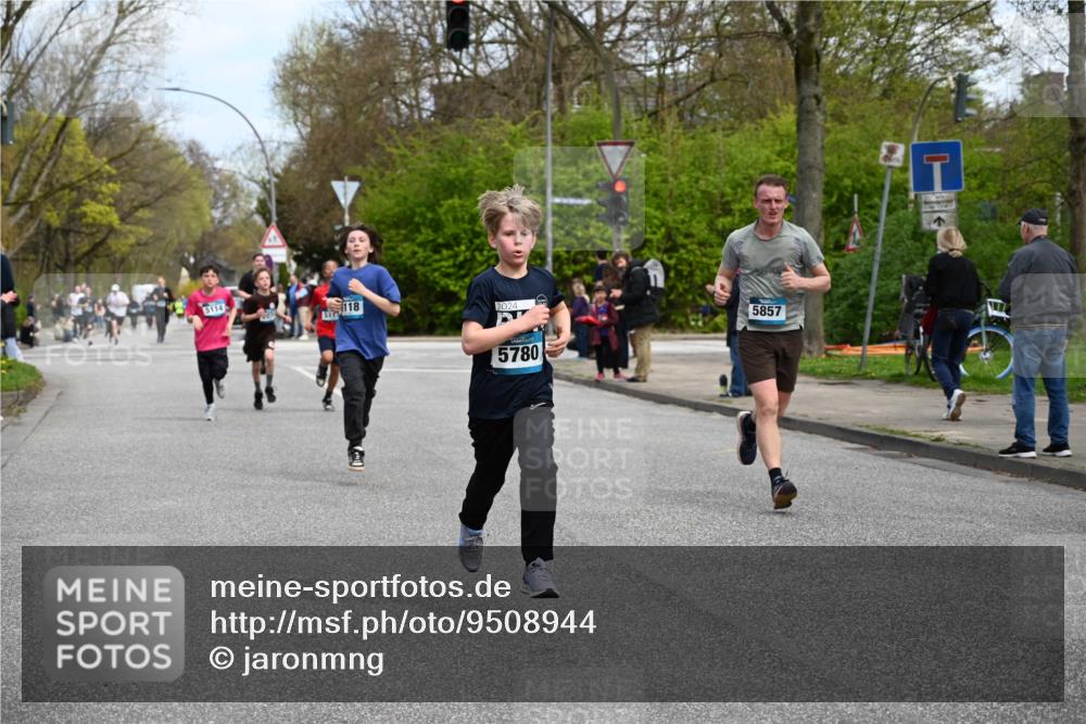 12.04.2026 - 45. Internationalen Wilhelmsburger Insellauf J. Mangold http://msf.ph/oto/9508944 12.04.2026 12:55:50 Ziel 5361, 4811, 4728, 3315, 5463, 4459, 5817, 5321, 4311, 2017, 2074, 5780, 5857, 2937, 5113, 5118, 3404, 3404, 2344, 5114, 5255, 4269, 3627, 5133, 5680, 4545, 5101, 4261, 4933, 5131 meine-sportfotos.de