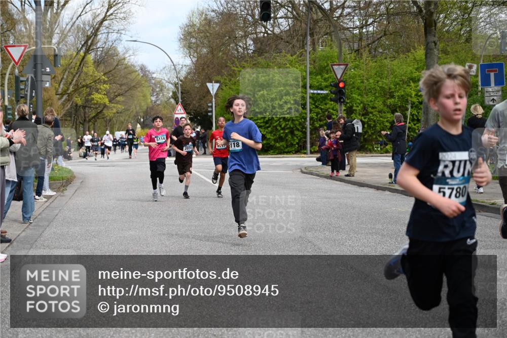 12.04.2026 - 45. Internationalen Wilhelmsburger Insellauf J. Mangold http://msf.ph/oto/9508945 12.04.2026 12:55:51 Ziel 4811, 4728, 3315, 5463, 4459, 5817, 5321, 4311, 2017, 2074, 5780, 5857, 2937, 5113, 5118, 3404, 2344, 5114, 5255, 4269, 3627, 5133, 5680, 4545, 5101, 4261, 4933, 5131, 5184 meine-sportfotos.de