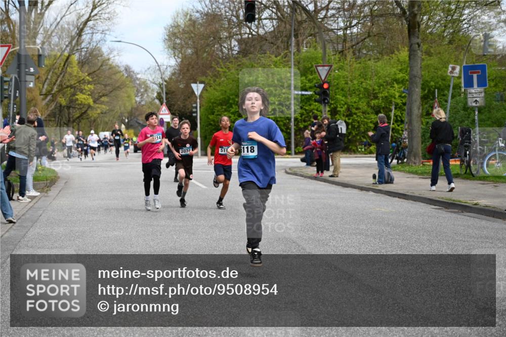 12.04.2026 - 45. Internationalen Wilhelmsburger Insellauf J. Mangold http://msf.ph/oto/9508954 12.04.2026 12:55:52 Ziel 4728, 3315, 5463, 4459, 5817, 5321, 4311, 2017, 2074, 5780, 5857, 2937, 5113, 5118, 3404, 2344, 5114, 2344, 5114, 5255, 4269, 3627, 5133, 5680, 4545, 5101, 4261, 4933, 5131, 5184 meine-sportfotos.de